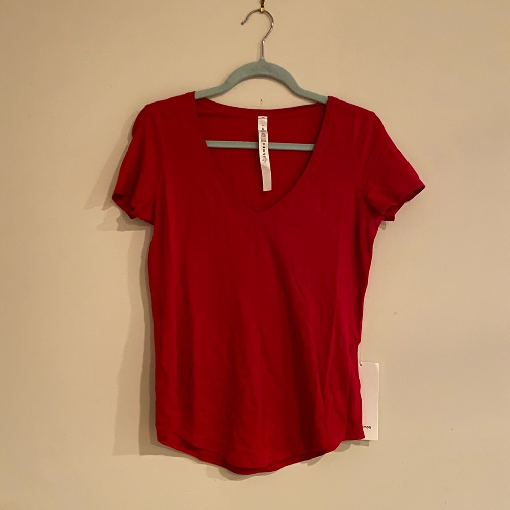 🍋 NWT Lululemon Love Tee V Neck Dark Red